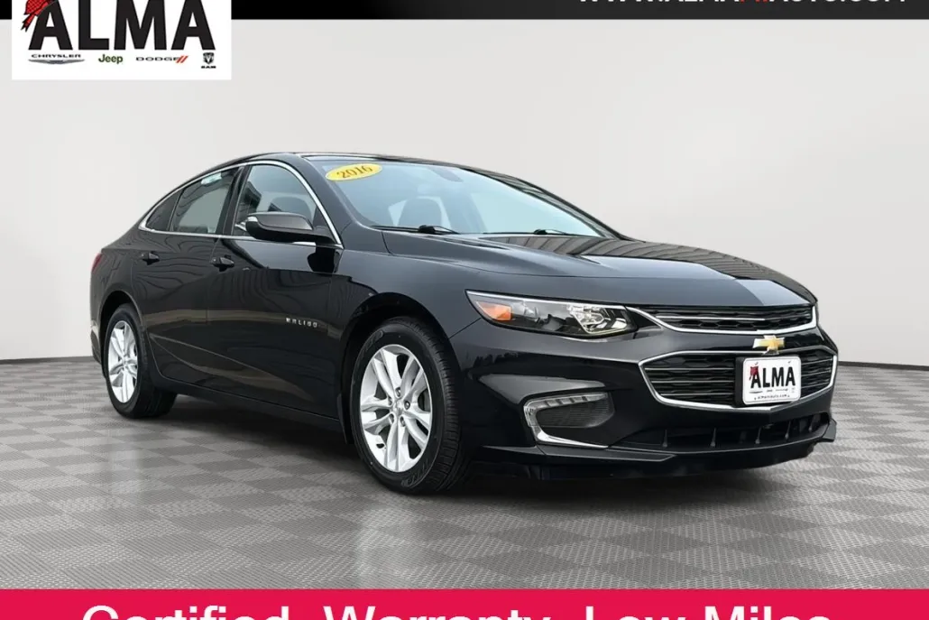 2016 Chevrolet Malibu 1LT photo 1