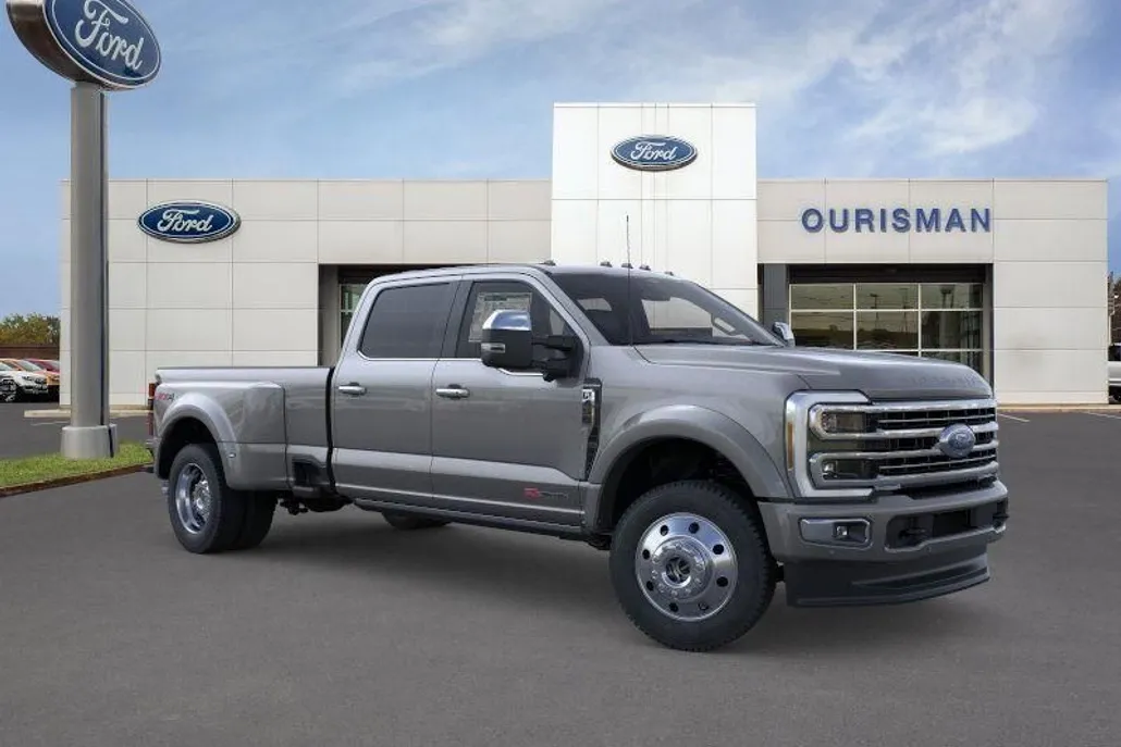 2026 Ford F-450 Platinum photo 1