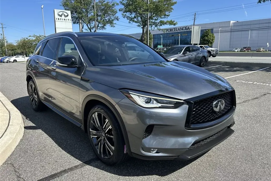 2022 Infiniti QX50 Luxe photo 1