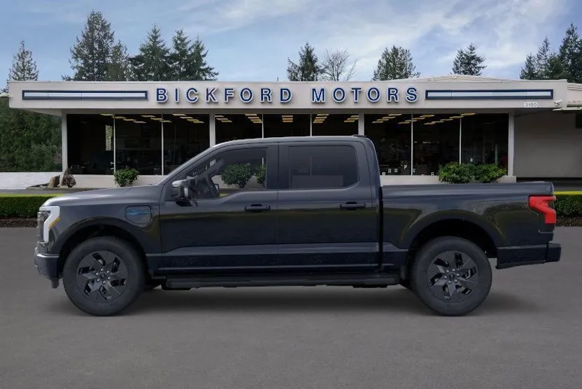 2025 Ford F-150 Lightning Lariat photo 1