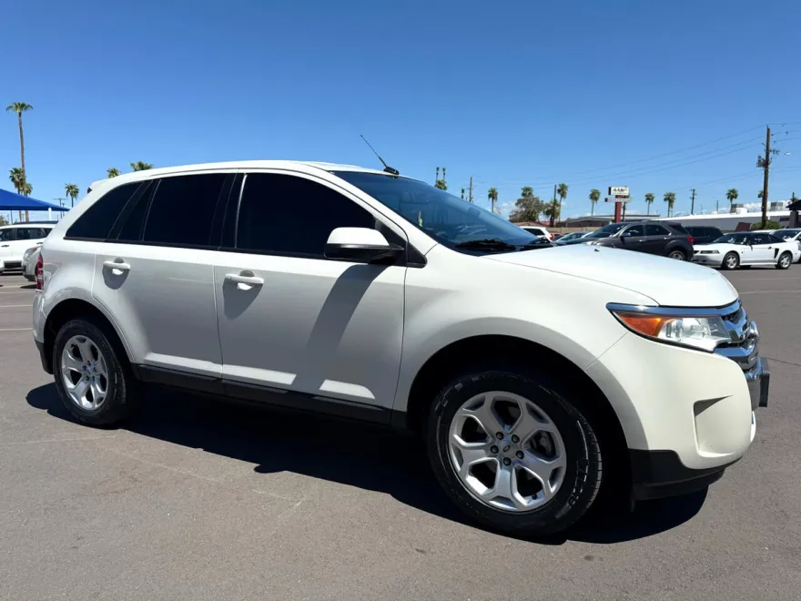 2013 Ford Edge SEL photo 1