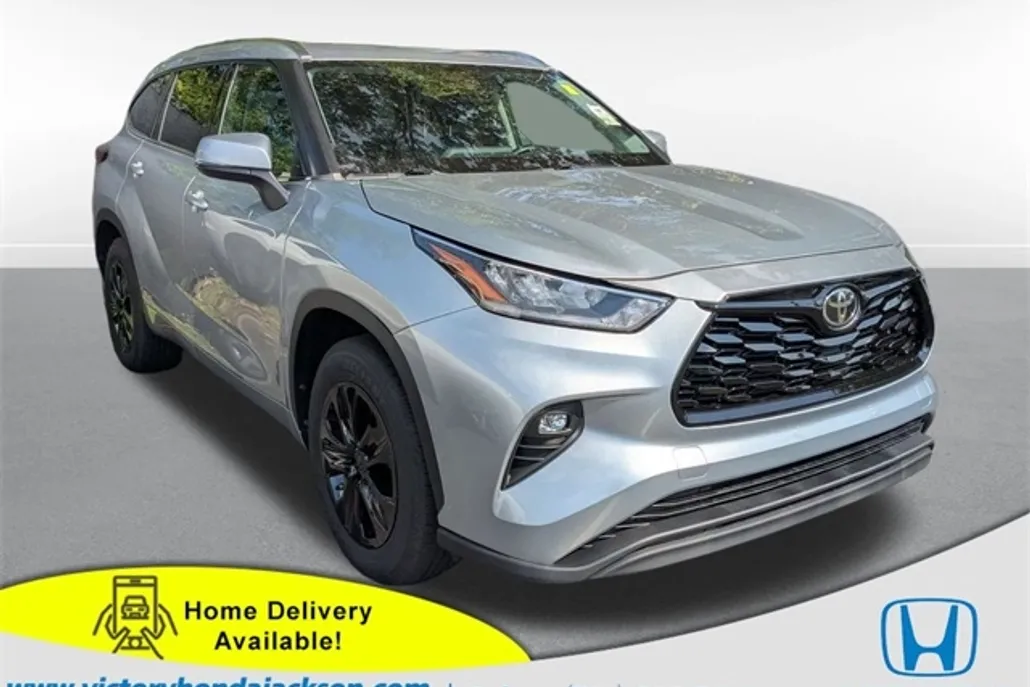 2020 Toyota Highlander XLE photo 1