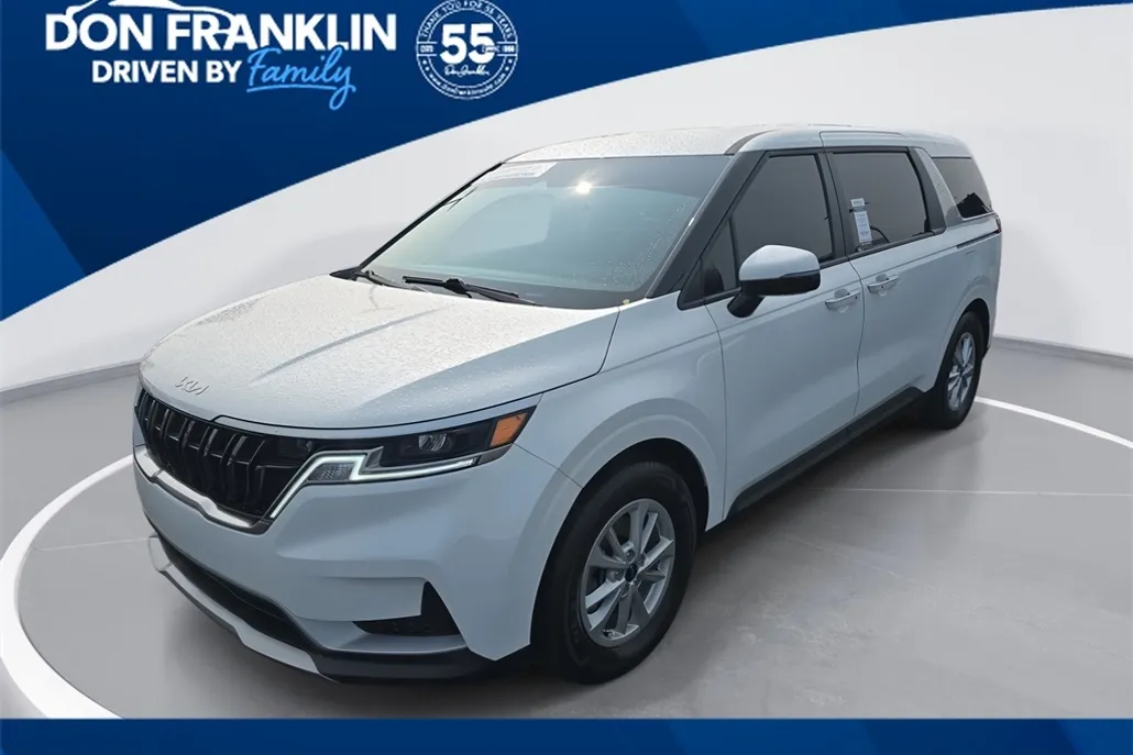 2024 Kia Carnival LX photo 1