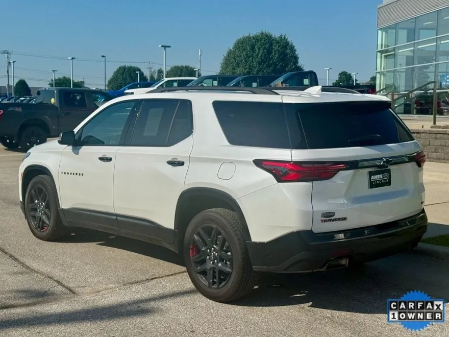 2022 Chevrolet Traverse Premier photo 1