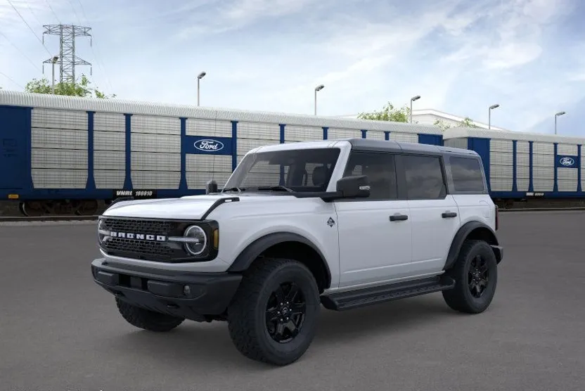 2025 Ford Bronco Outer Banks photo 1