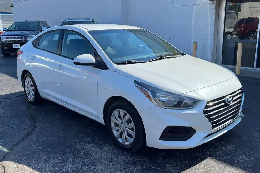 2020 Hyundai Accent SE photo 1
