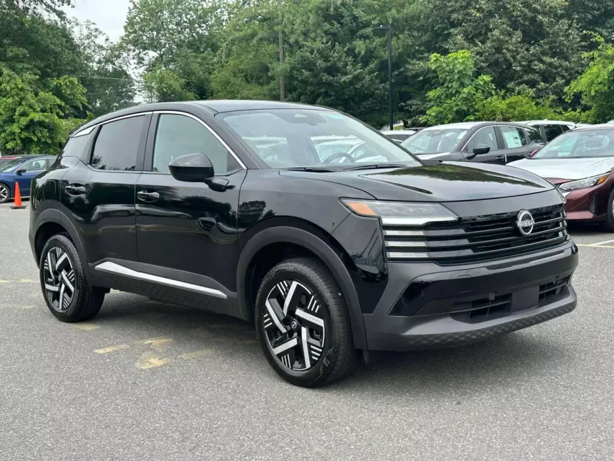 2025 Nissan Kicks SV photo 1