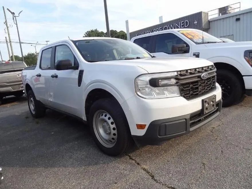 2023 Ford Maverick XL photo 1