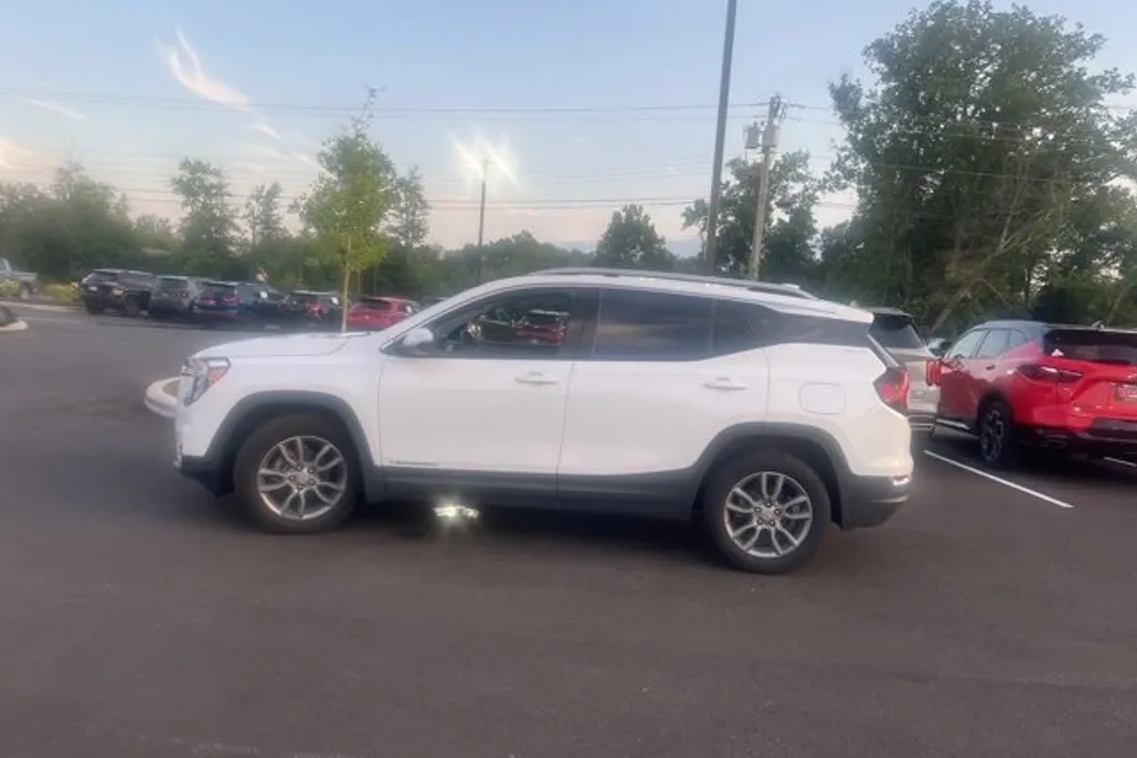 2022 Gmc Terrain SLT photo 1