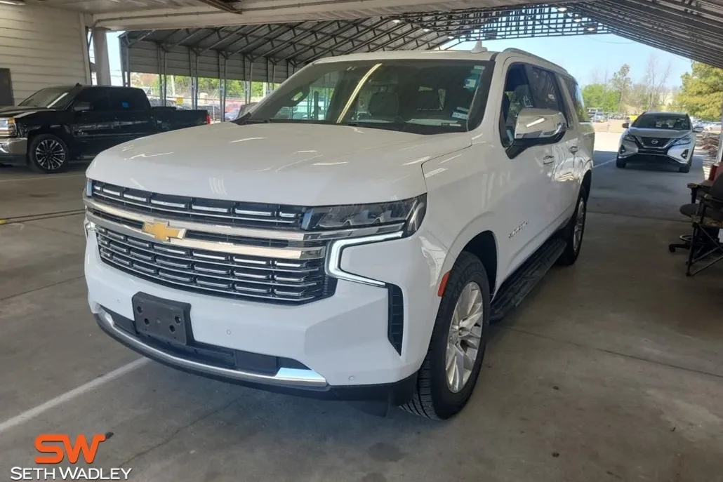 2023 Chevrolet Suburban Premier photo 1