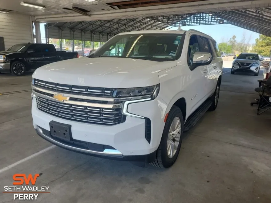 2023 Chevrolet Suburban Premier photo 1