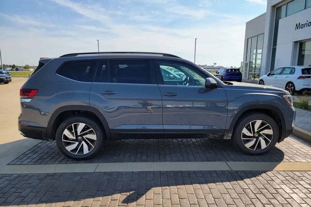 2026 Volkswagen Atlas SE Technology photo 1