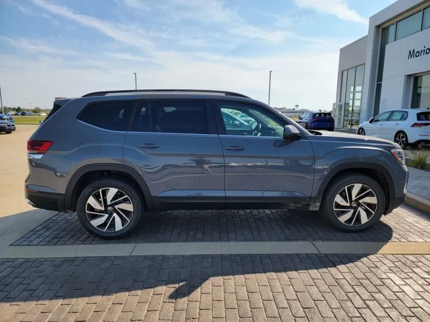 2026 Volkswagen Atlas SE Technology photo 1
