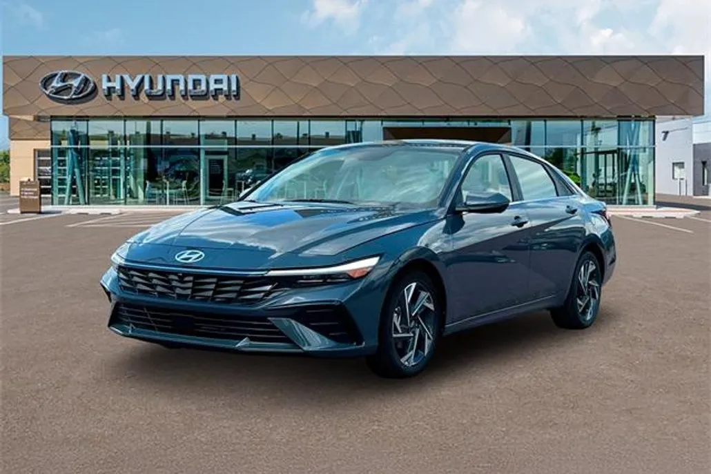 2025 Hyundai Elantra Limited photo 1