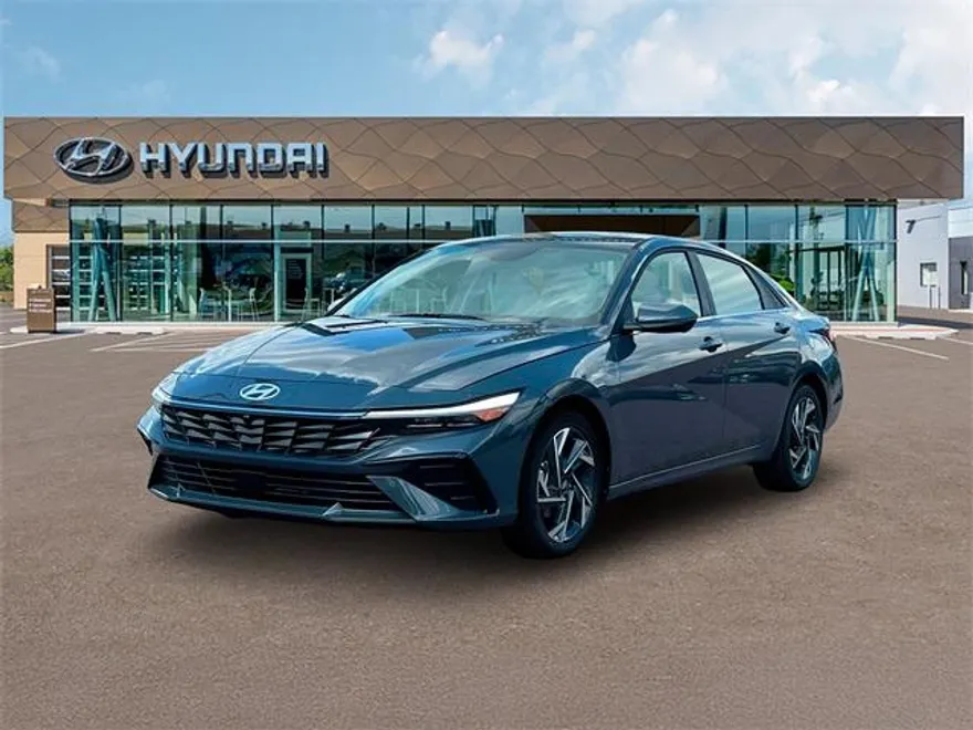 2025 Hyundai Elantra Limited photo 1