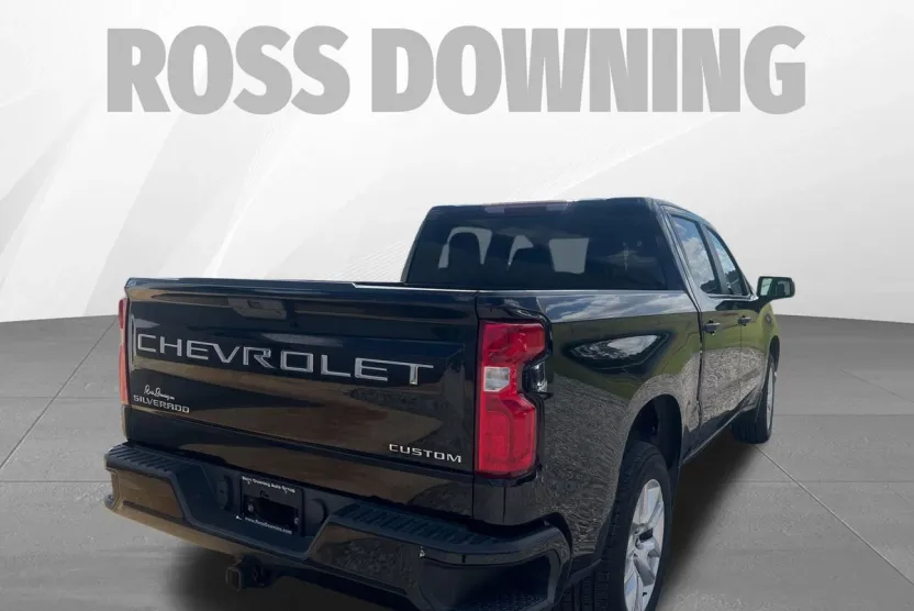 2022 Chevrolet Silverado 1500 Custom photo 1