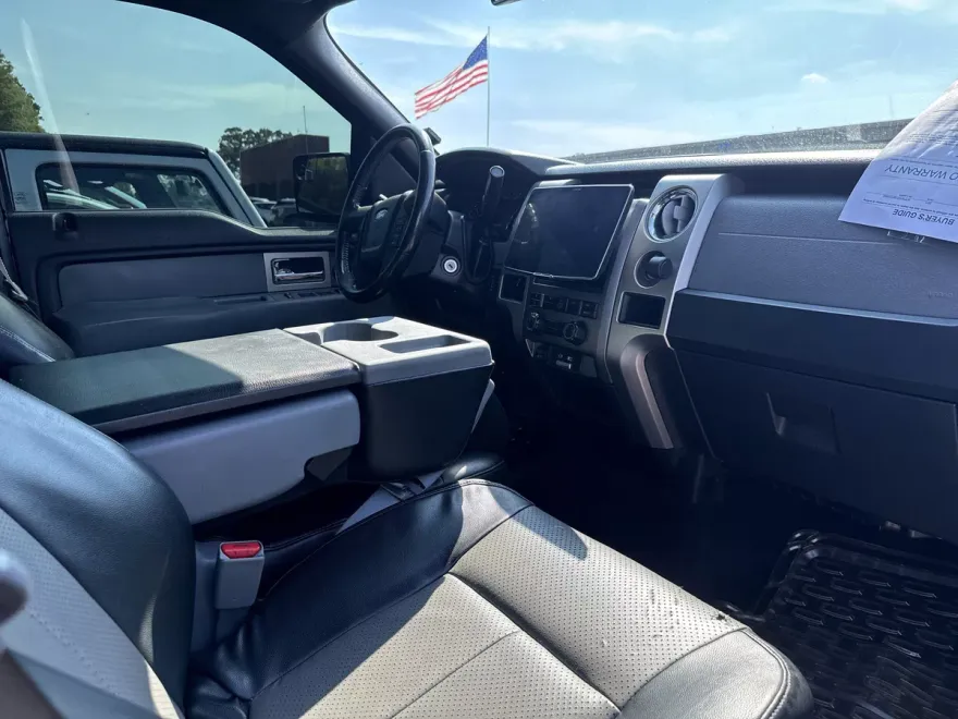 2011 Ford F-150 photo 1