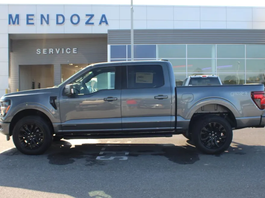 2025 Ford F-150 XLT photo 1
