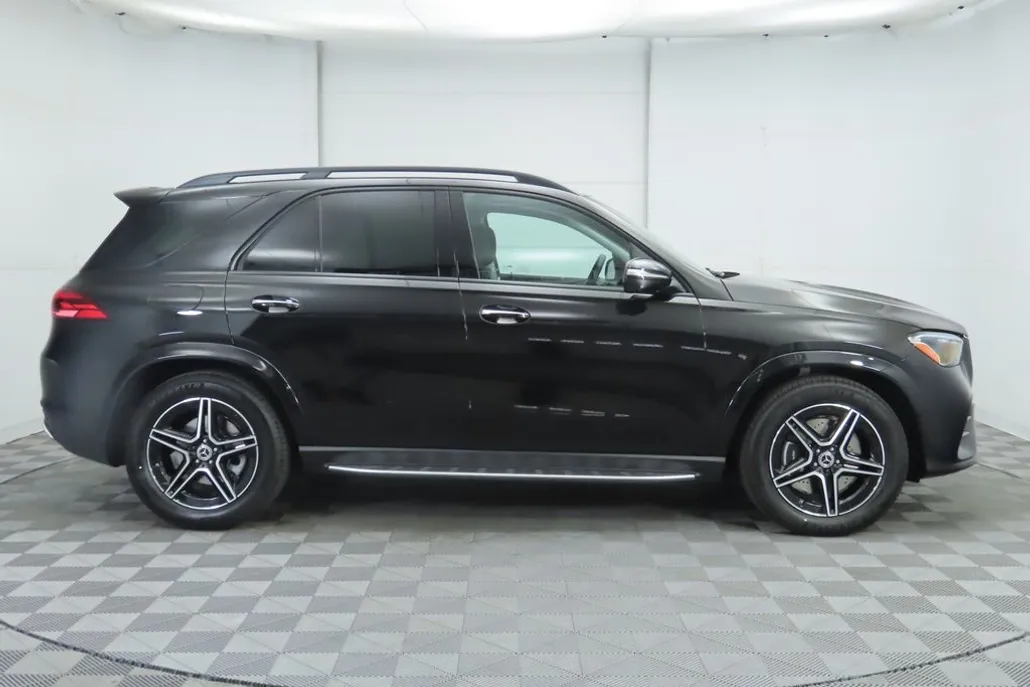 2026 Mercedes Benz GLE 450 4MATIC photo 1
