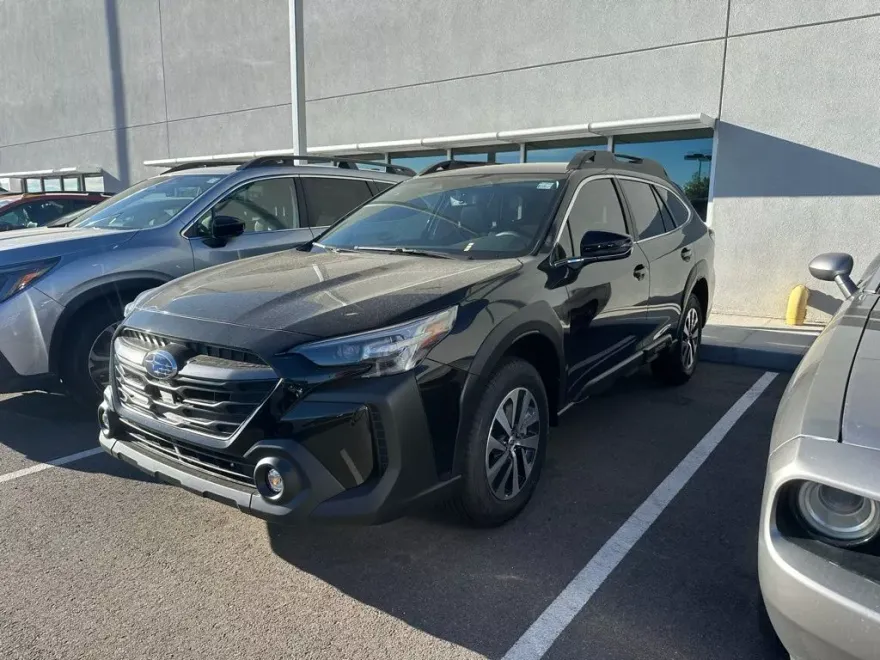 2025 Subaru Outback Limited photo 1