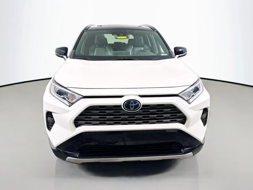 2020 Toyota RAV4 Hybrid XSE photo 1