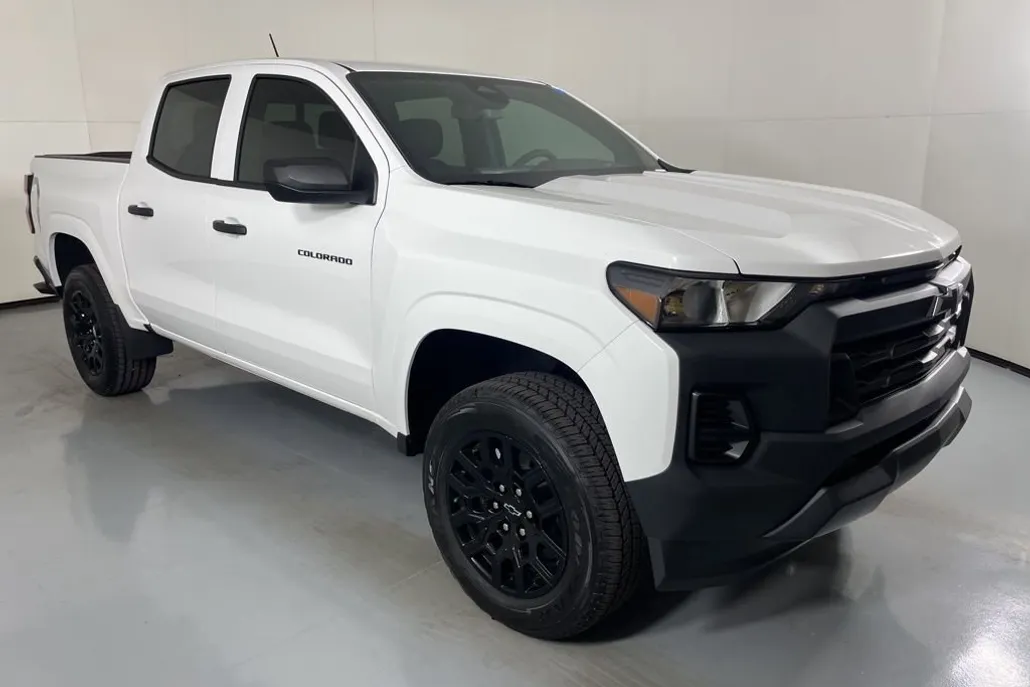2026 Chevrolet Colorado Work Truck photo 1