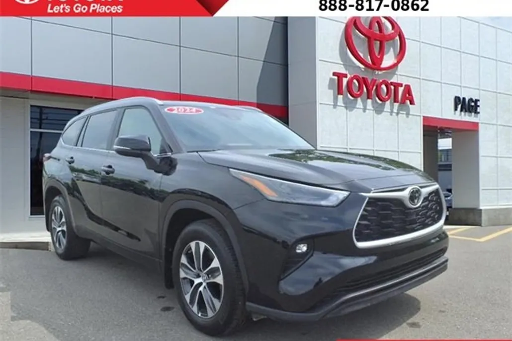 2024 Toyota Highlander XLE photo 1