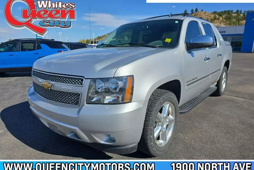2013 Chevrolet Avalanche LTZ photo 1