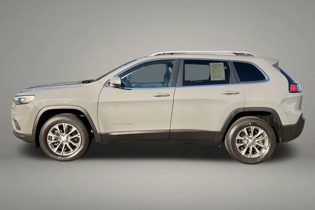 2021 Jeep Cherokee Latitude photo 1