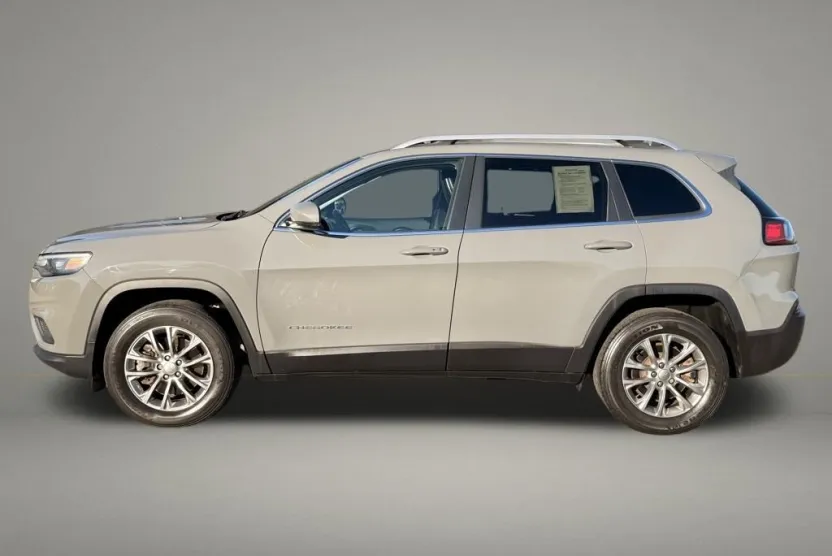 2021 Jeep Cherokee Latitude photo 1