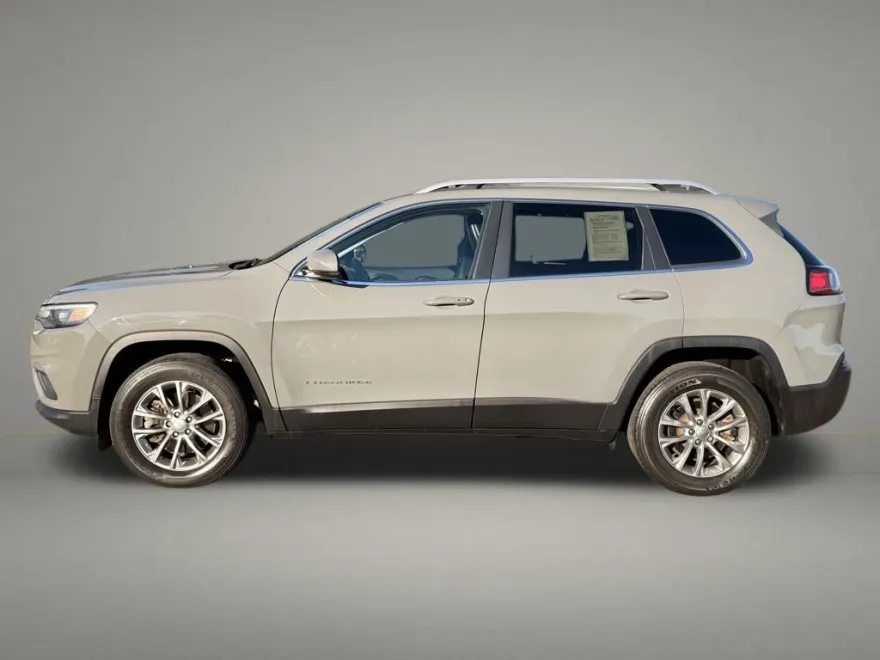 2021 Jeep Cherokee Latitude photo 1