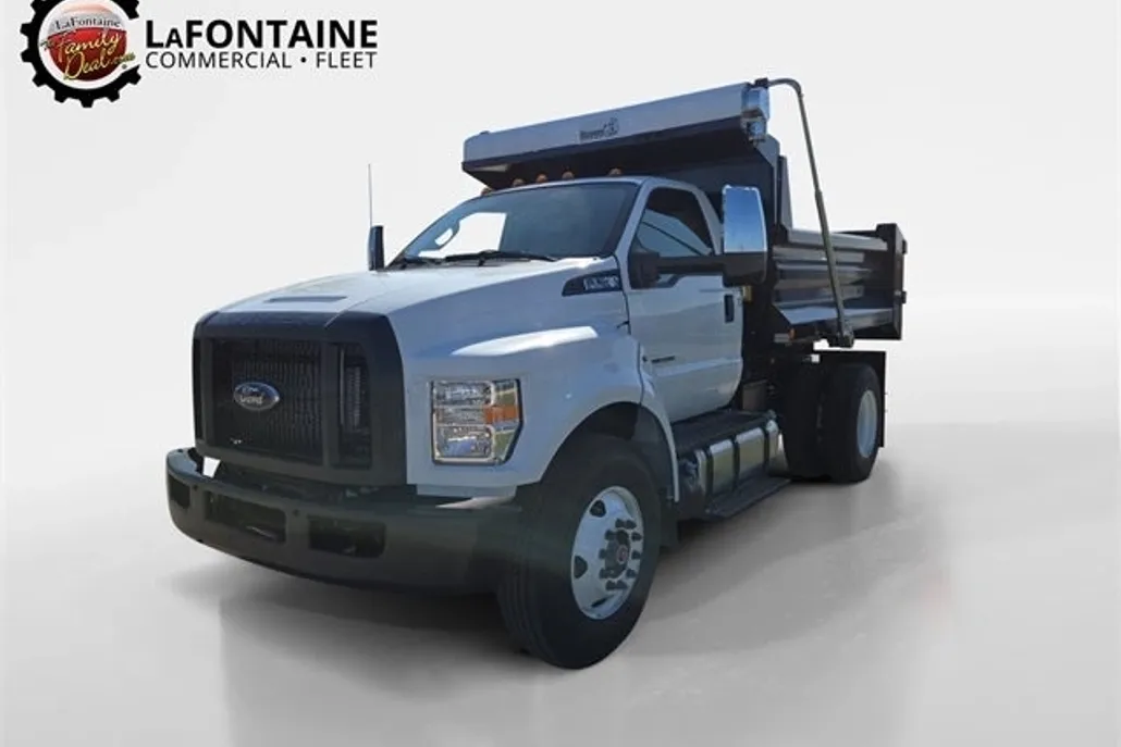 2025 Ford F-750 photo 1