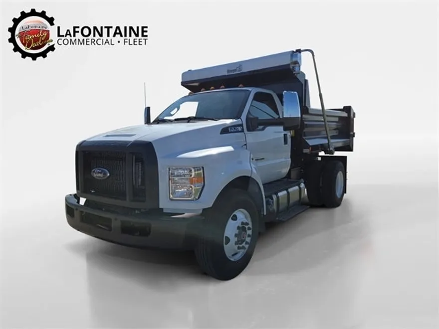 2025 Ford F-750 photo 1