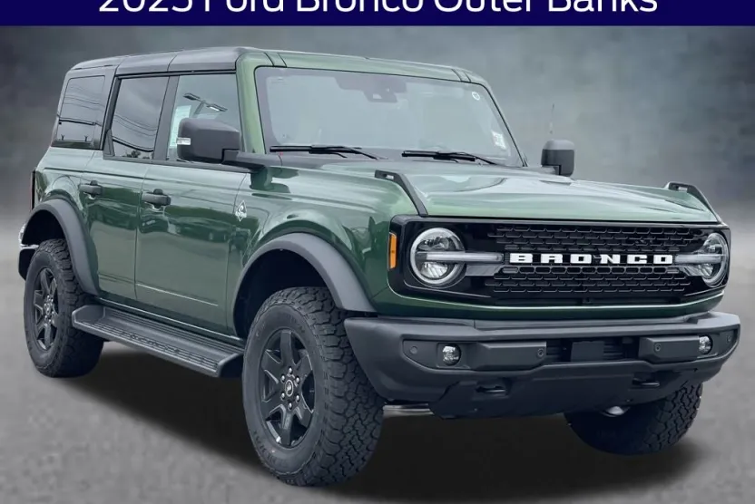 2025 Ford Bronco Outer Banks photo 1