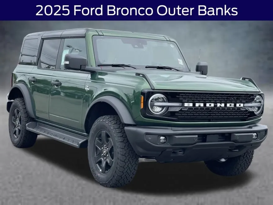 2025 Ford Bronco Outer Banks photo 1
