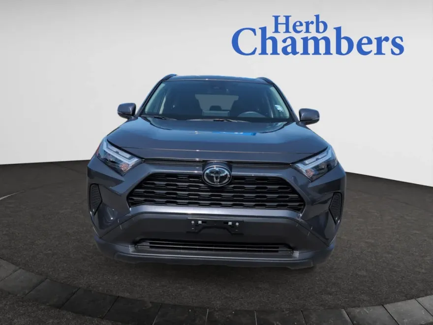 2025 Toyota RAV4 Hybrid LE photo 1