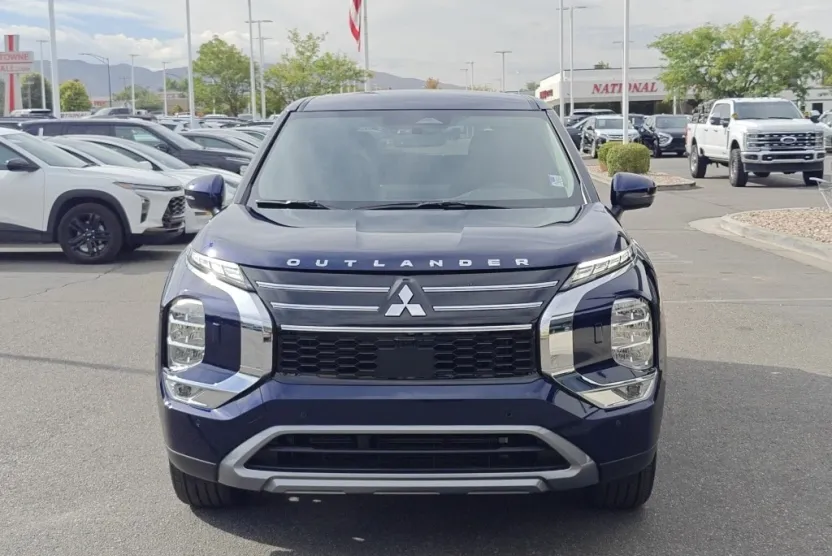 2025 Mitsubishi Outlander SE Ralliart photo 1