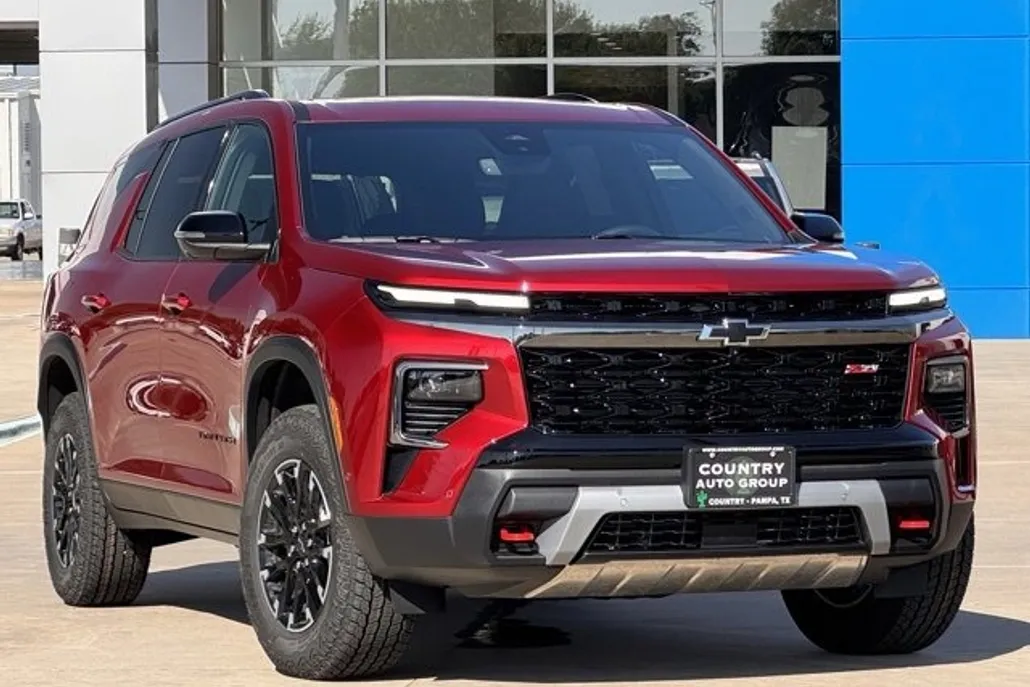 2026 Chevrolet Traverse Z71 photo 1