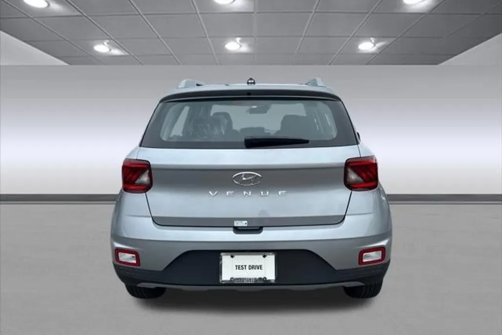 2025 Hyundai Venue SEL photo 1