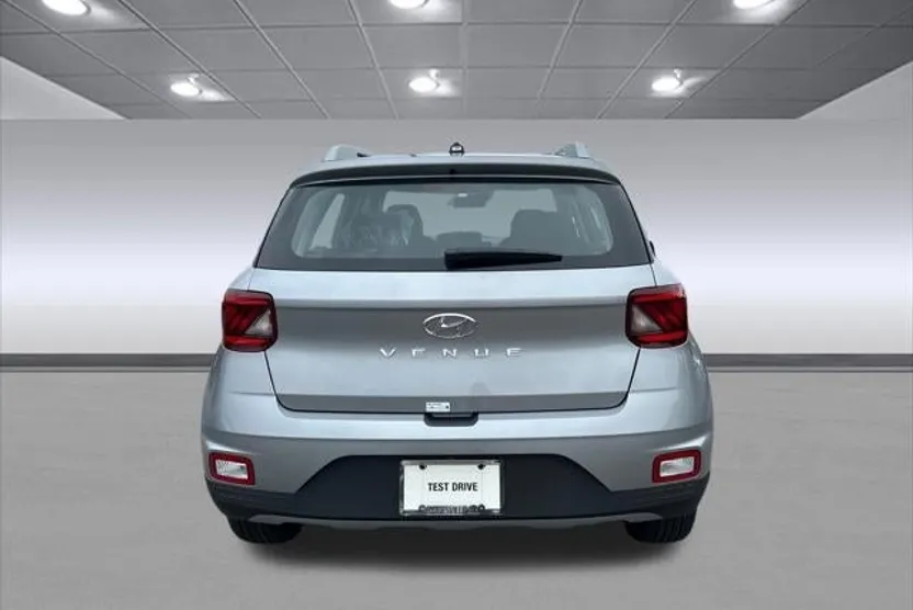 2025 Hyundai Venue SEL photo 1
