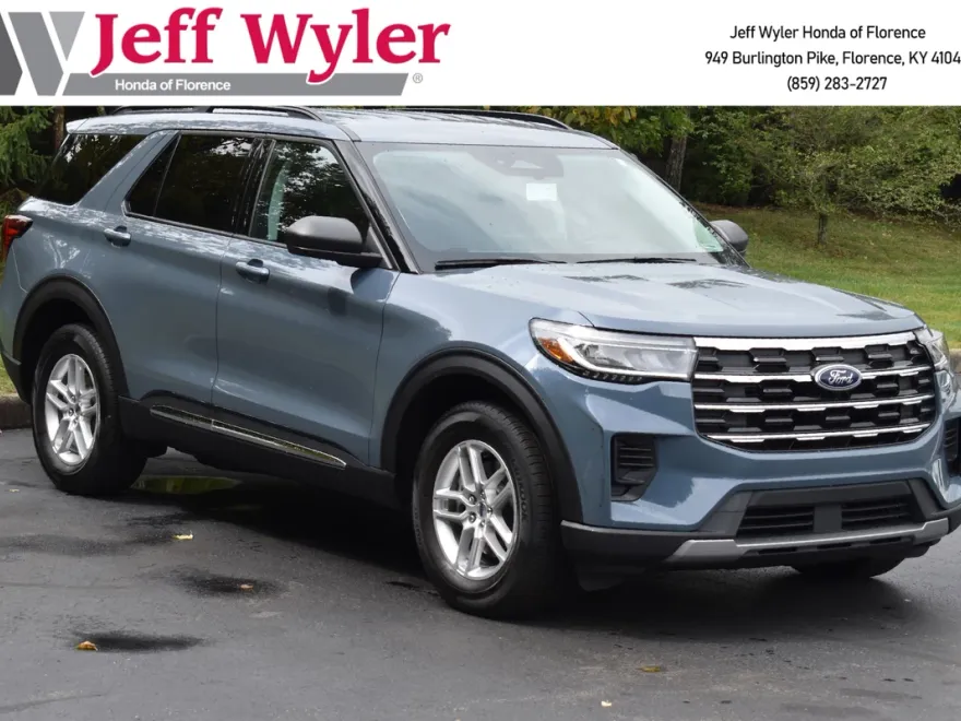 2025 Ford Explorer photo 1