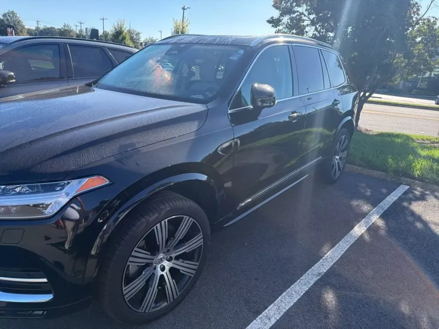 2024 Volvo XC90 Plus photo 1