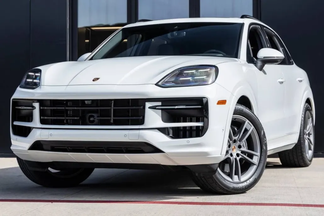 2025 Porsche Cayenne photo 1