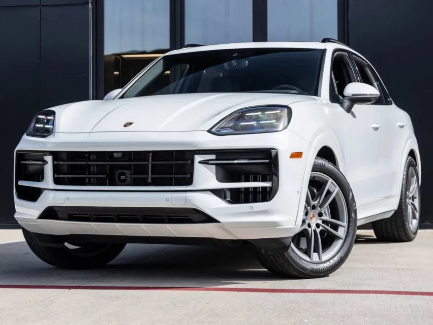 2025 Porsche Cayenne photo 1