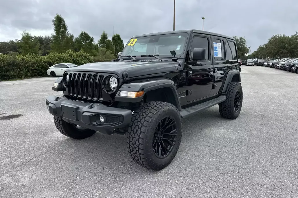2023 Jeep Wrangler Altitude Sahara photo 1