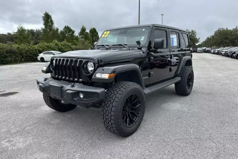 2023 Jeep Wrangler Altitude Sahara photo 1