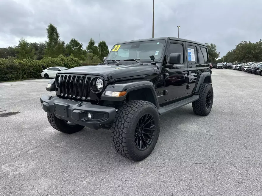 2023 Jeep Wrangler Altitude Sahara photo 1