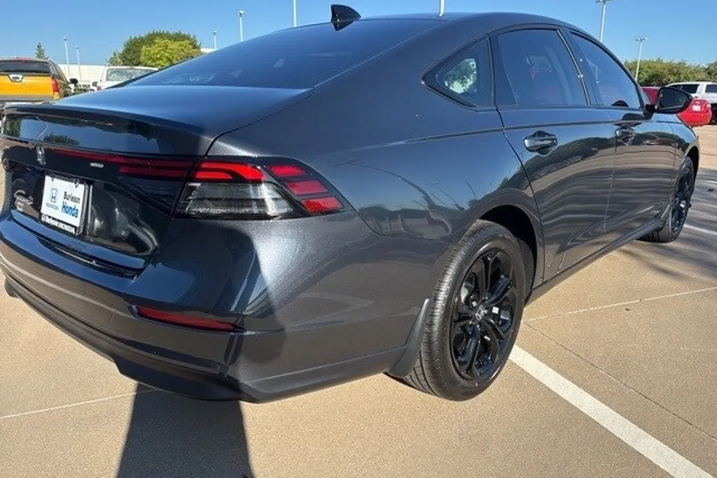 2025 Honda Accord SE photo 1