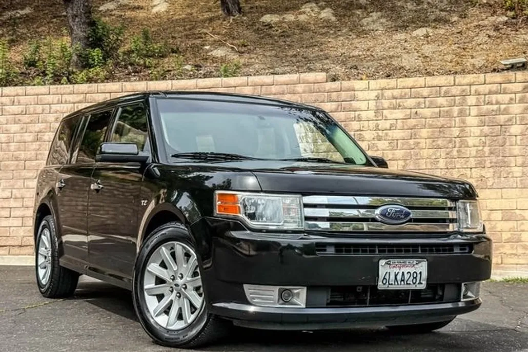 2010 Ford Flex SEL photo 1