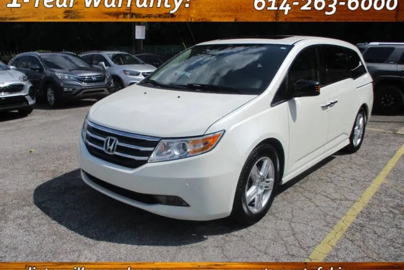 2013 Honda Odyssey Touring photo 1